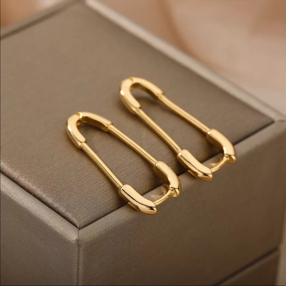 14k Gold Plated Safety Pin Earrings - Picture 4 of 4